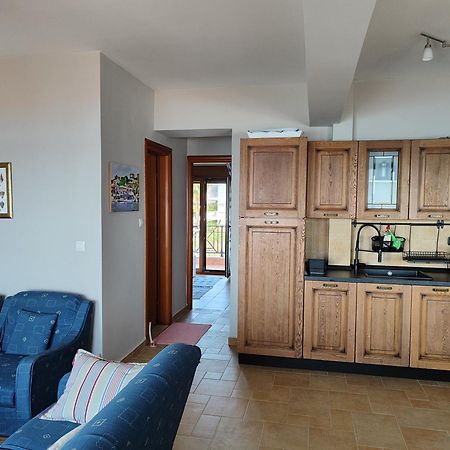 Navy Blue Apartment Nea Skioni Exterior photo