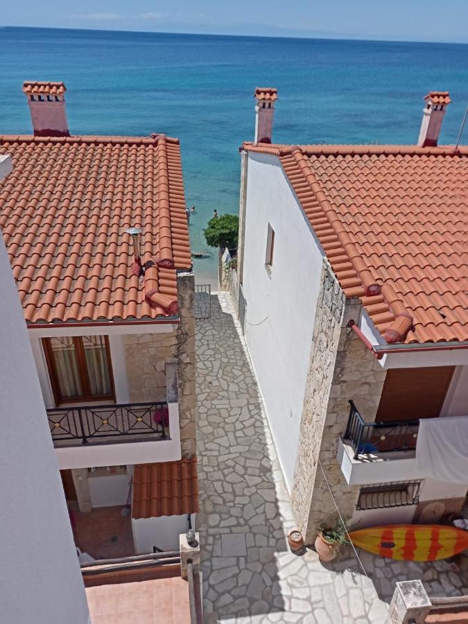Navy Blue Apartment Nea Skioni Exterior photo