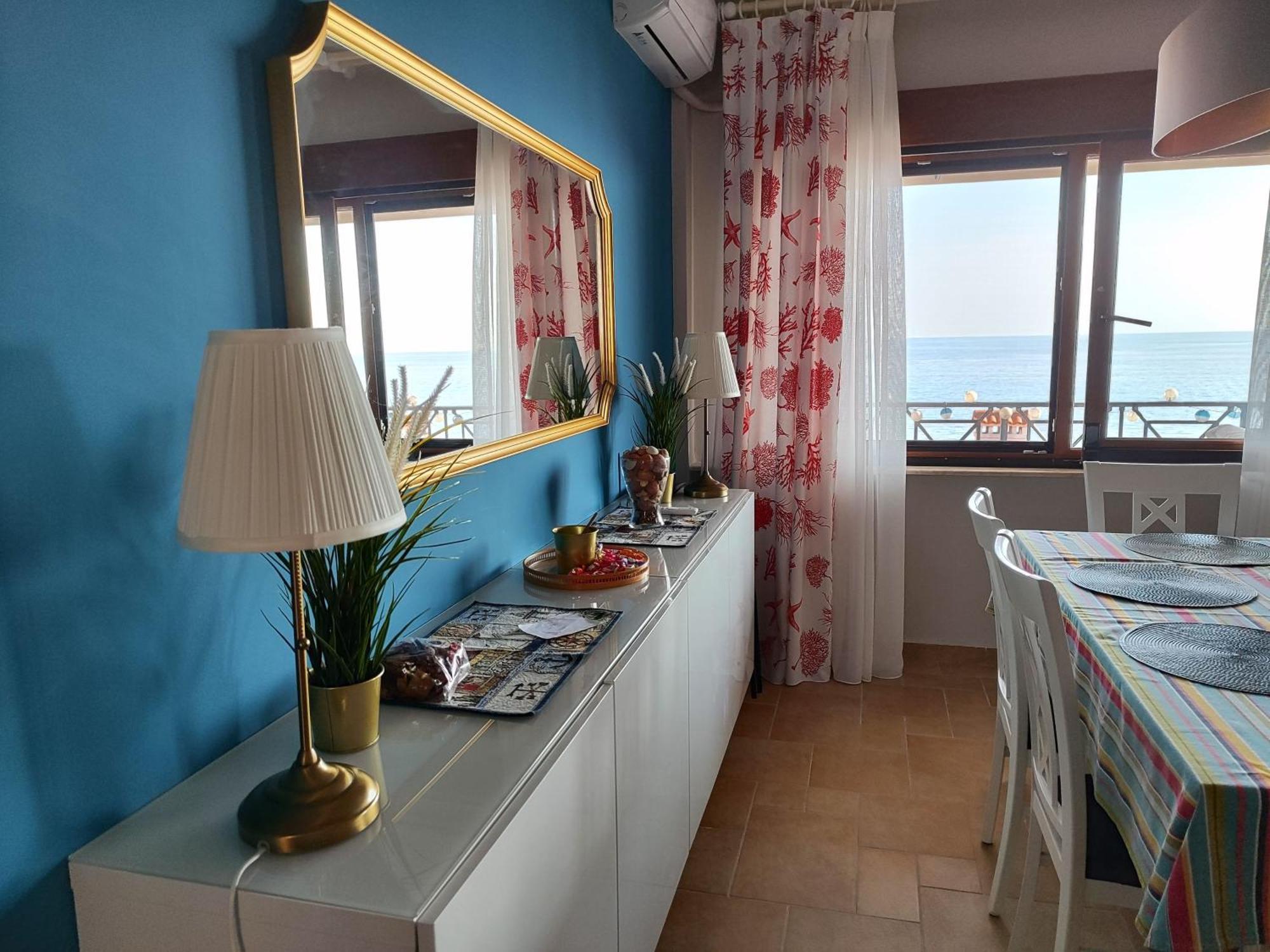 Navy Blue Apartment Nea Skioni Exterior photo